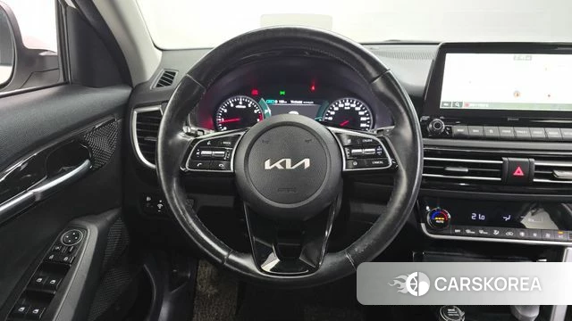 Kia Seltos 2022 Белый из Кореи, фото 3