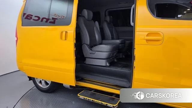 Hyundai The New Grand Starex 2019 Желтый из Кореи, фото 3
