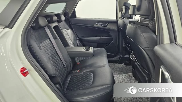 Kia Sportage 5th Generation 2023 Белый из Кореи, фото 3