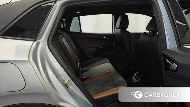 Volkswagen ID.4 2022 Серебряный из Кореи, фото 3