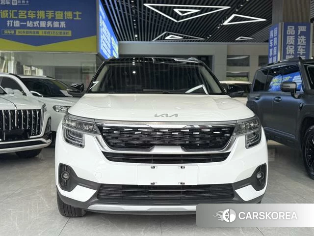 Kia KX3 2023 Белый из Китая, фото 3