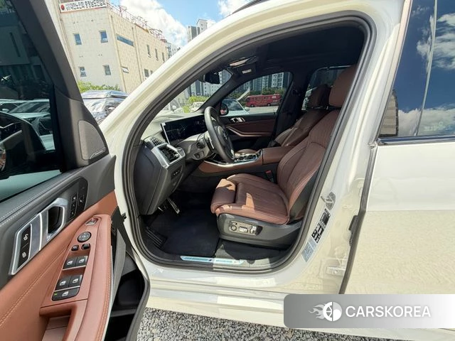 BMW X5 (G05) 2026 Жемчужный цвет из Кореи, фото 3