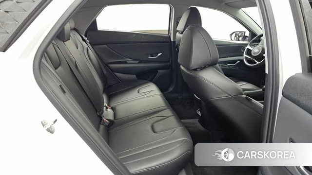 Hyundai The New Avante (CN7) 2024 Белый из Кореи, фото 3