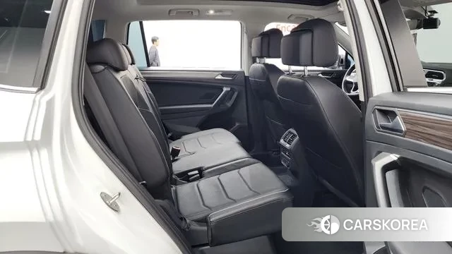 Volkswagen Tiguan Allspace 2022 Белый из Кореи, фото 3