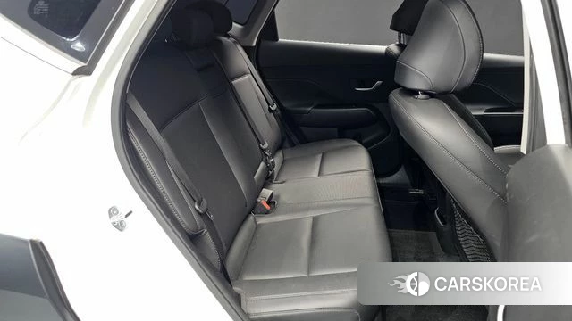 Hyundai Kona (SX2) 2023 Белый из Кореи, фото 3