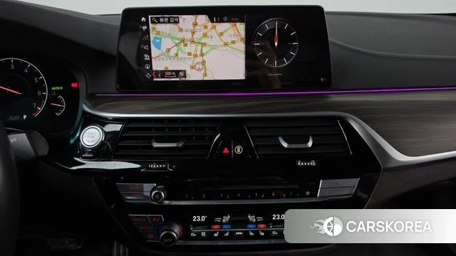 BMW 5 Series (G30) 2019 Белый из Кореи, фото 3