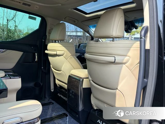 Toyota Alphard 2022 Черный из Китая, фото 3