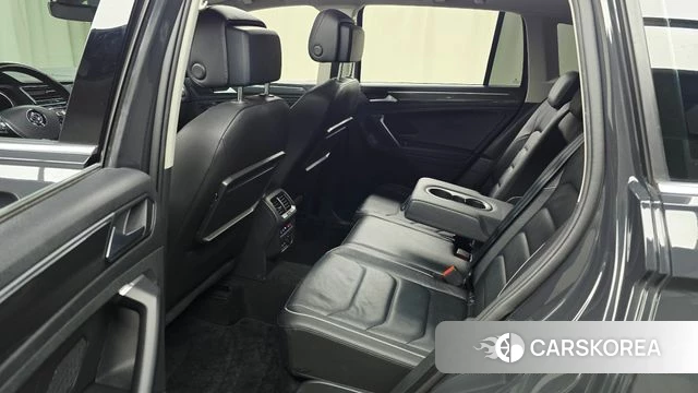 Volkswagen Tiguan second Generation 2020 Серый из Кореи, фото 3