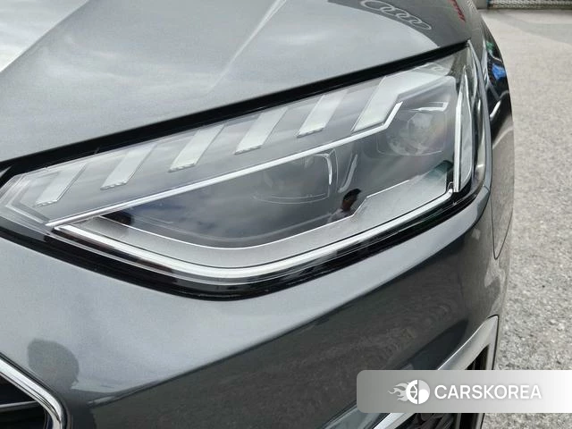 Audi A4L 2021 Темно-серый из Китая, фото 3