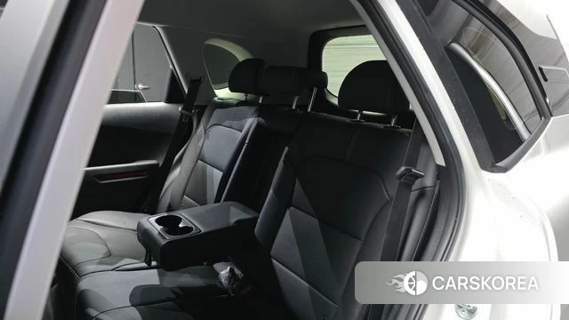 Kia Niro Plus 2023 Белый из Кореи, фото 3
