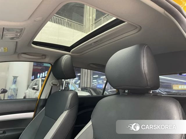 Kia KX1 2023 Желтый из Китая, фото 3