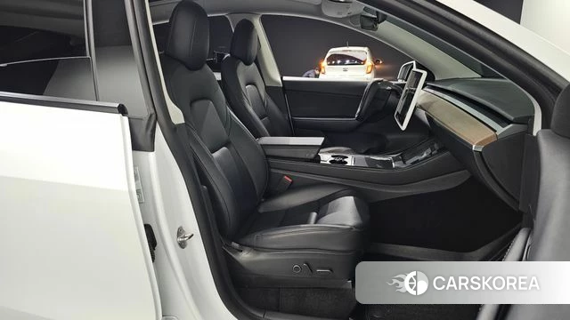 Tesla Model Y 2021 Белый из Кореи, фото 3
