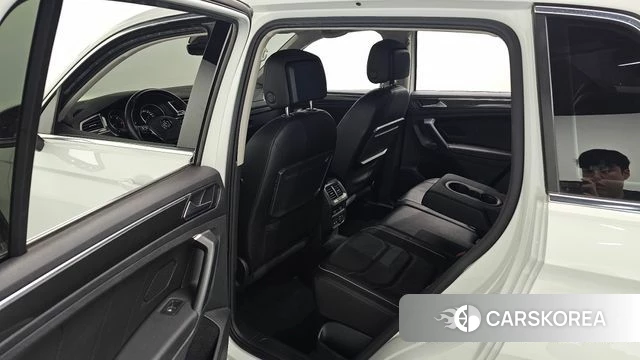 Volkswagen Tiguan second Generation 2020 Белый из Кореи, фото 3