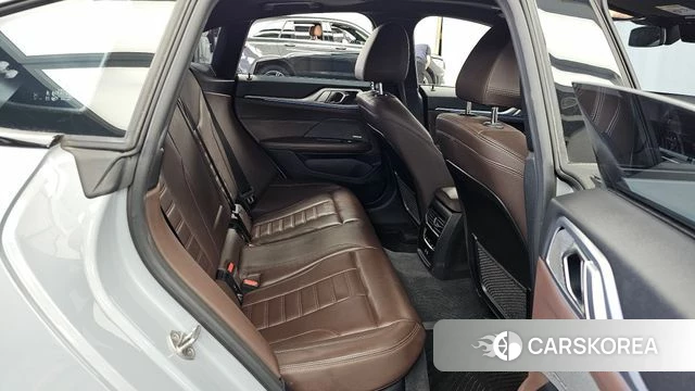 BMW i4 2024 Цвет галактики из Кореи, фото 3