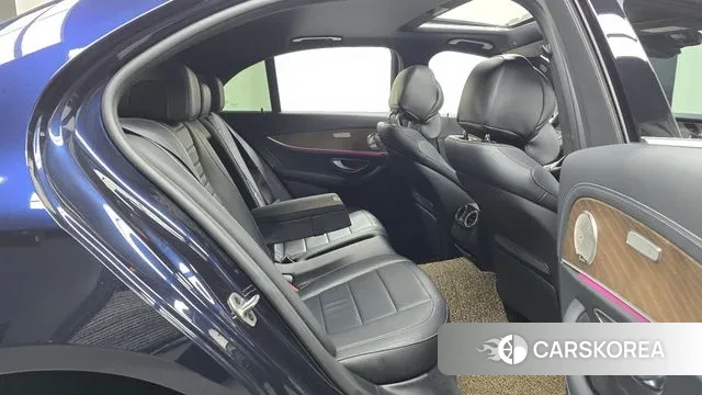 Mercedes-Benz E-Class W213 2022 Синий из Кореи, фото 3