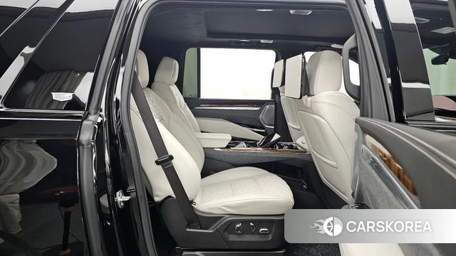 Cadillac Escalade 5th Generation 2025 Черный из Кореи, фото 3
