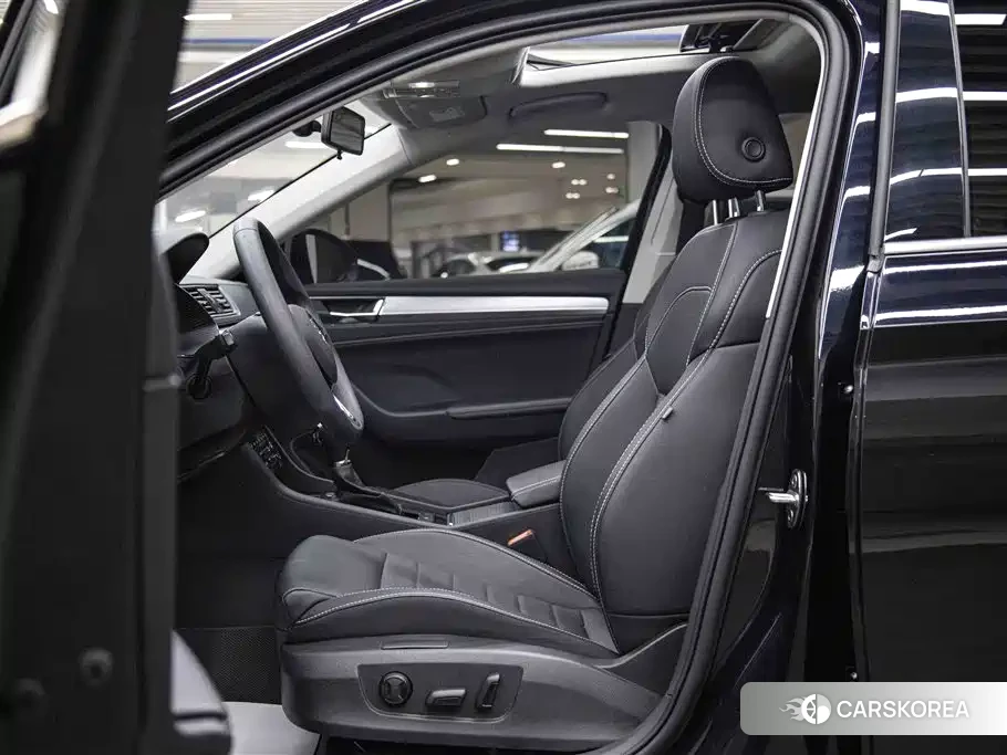 Skoda Superb 2024 Черный из Китая, фото 3