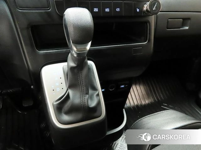Hyundai Staria 2022 Белый из Кореи, фото 3