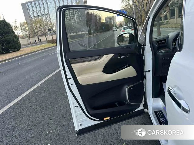 Toyota Vellfire 2021 Белый из Китая, фото 3