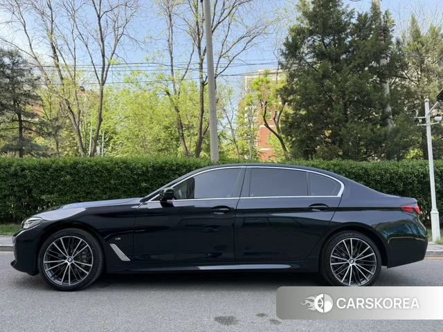 BMW 5 series 2023 Черный из Китая, фото 3