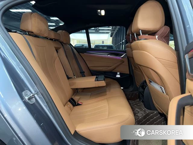 BMW 5 series 2022 Темно-серый из Китая, фото 3