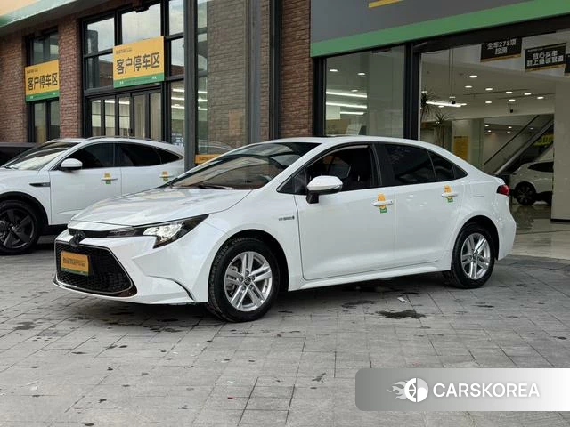 Toyota Levin 2021 Белый из Китая, фото 3