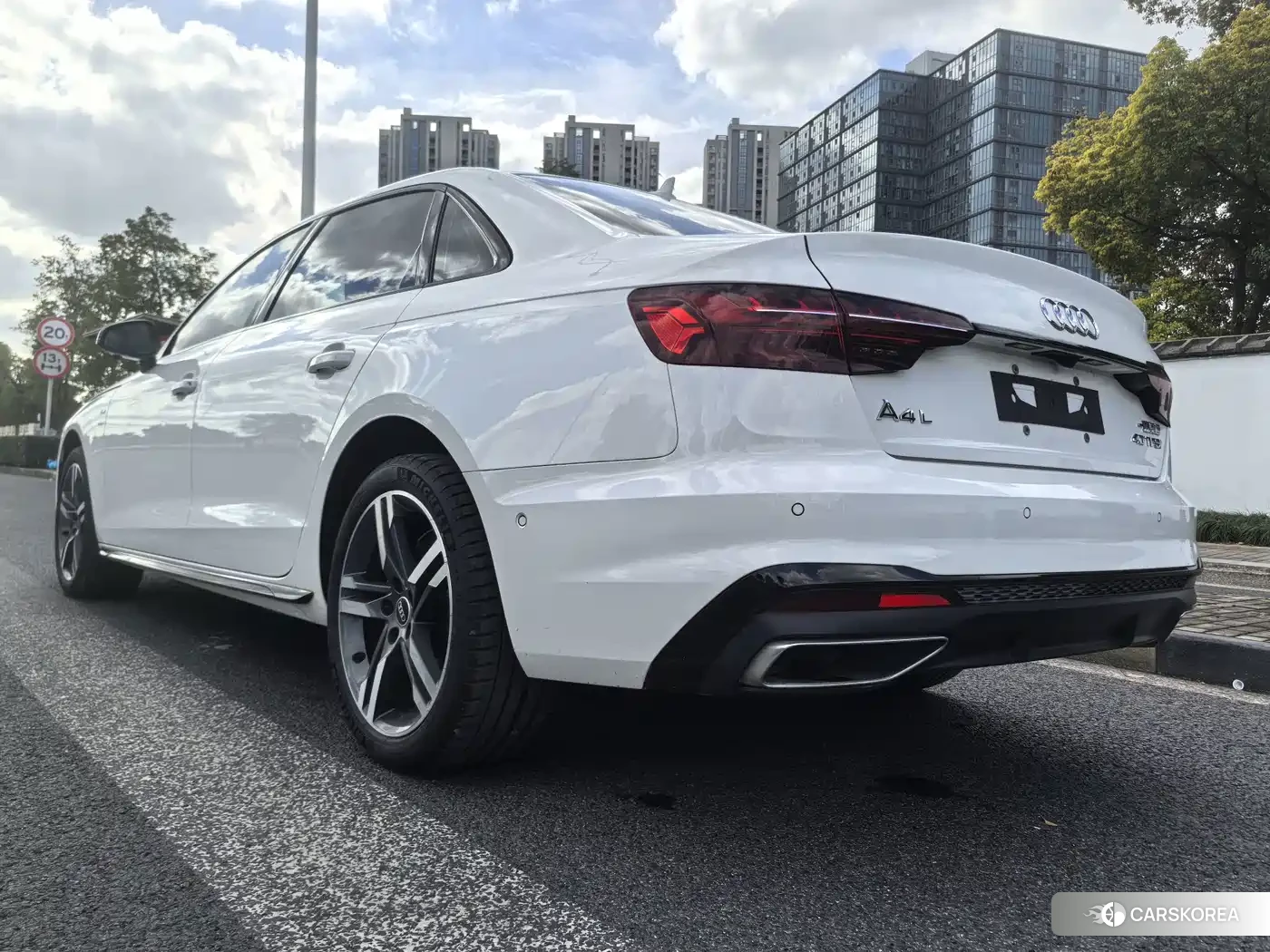 Audi A4L 2022 Белый из Китая, фото 3