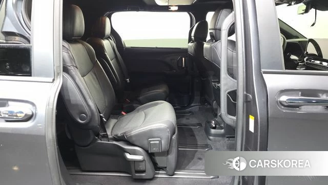 Toyota Sienna 4th Generation 2025 Серый из Кореи, фото 3