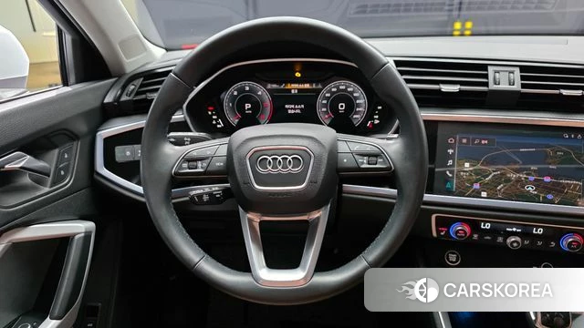 Audi Q3 (F3) 2022 Белый из Кореи, фото 3