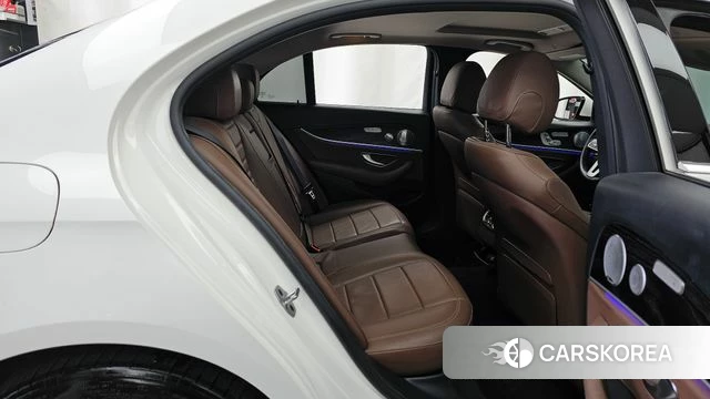 Mercedes-Benz E-Class W213 2018 Белый из Кореи, фото 3