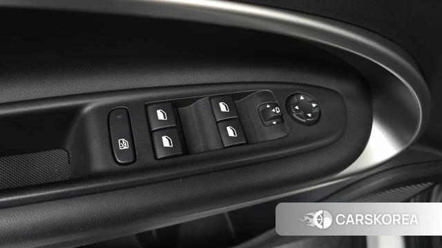 Jeep Avengers 2024 Белый из Кореи, фото 3