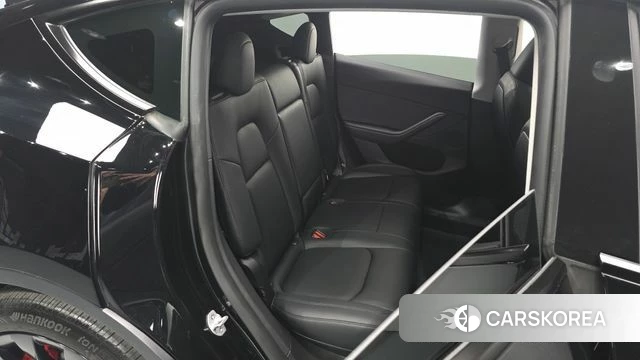 Tesla Model Y 2024 Черный из Кореи, фото 3