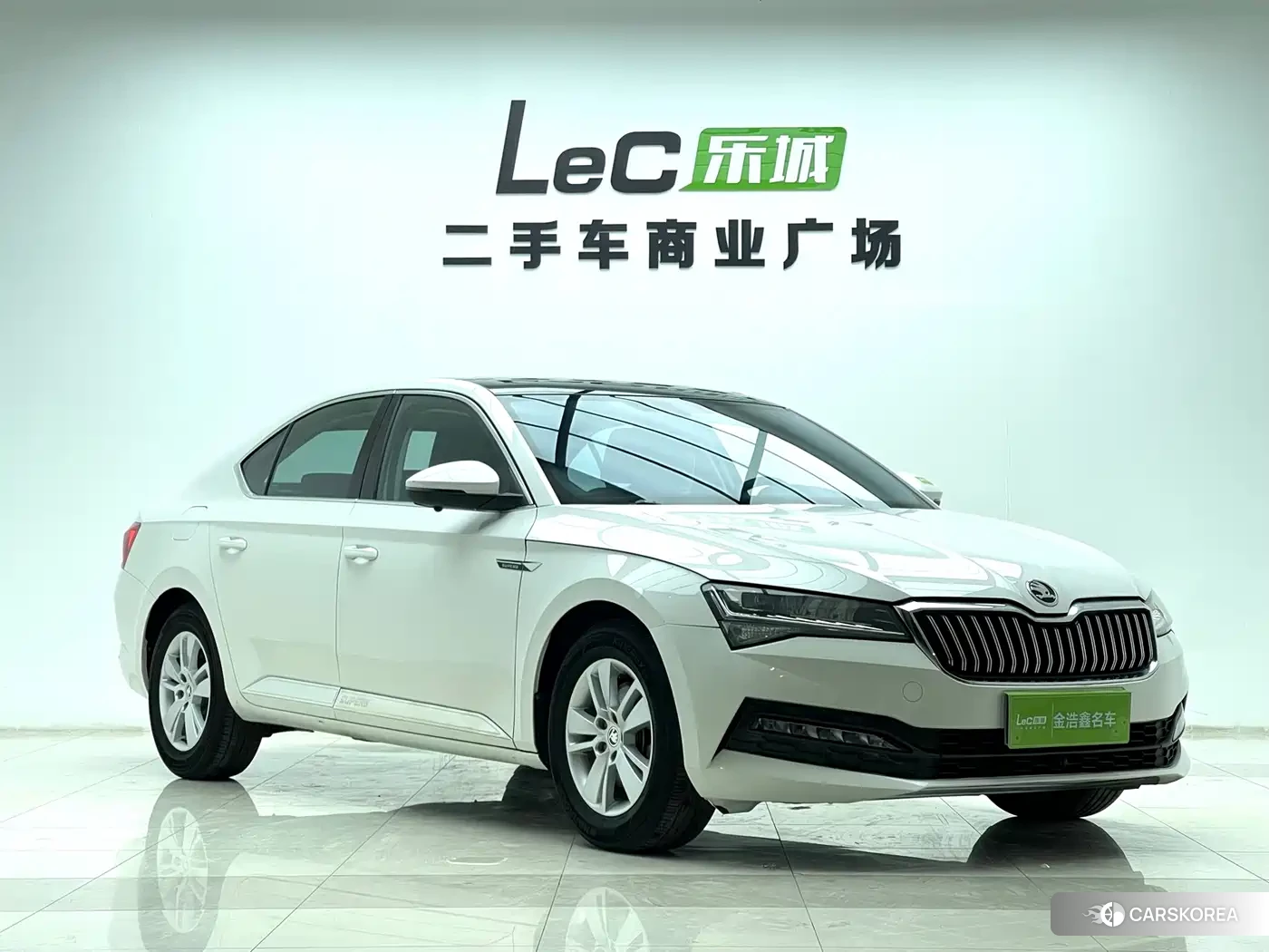 Skoda Superb 2022 Белый из Китая, фото 3
