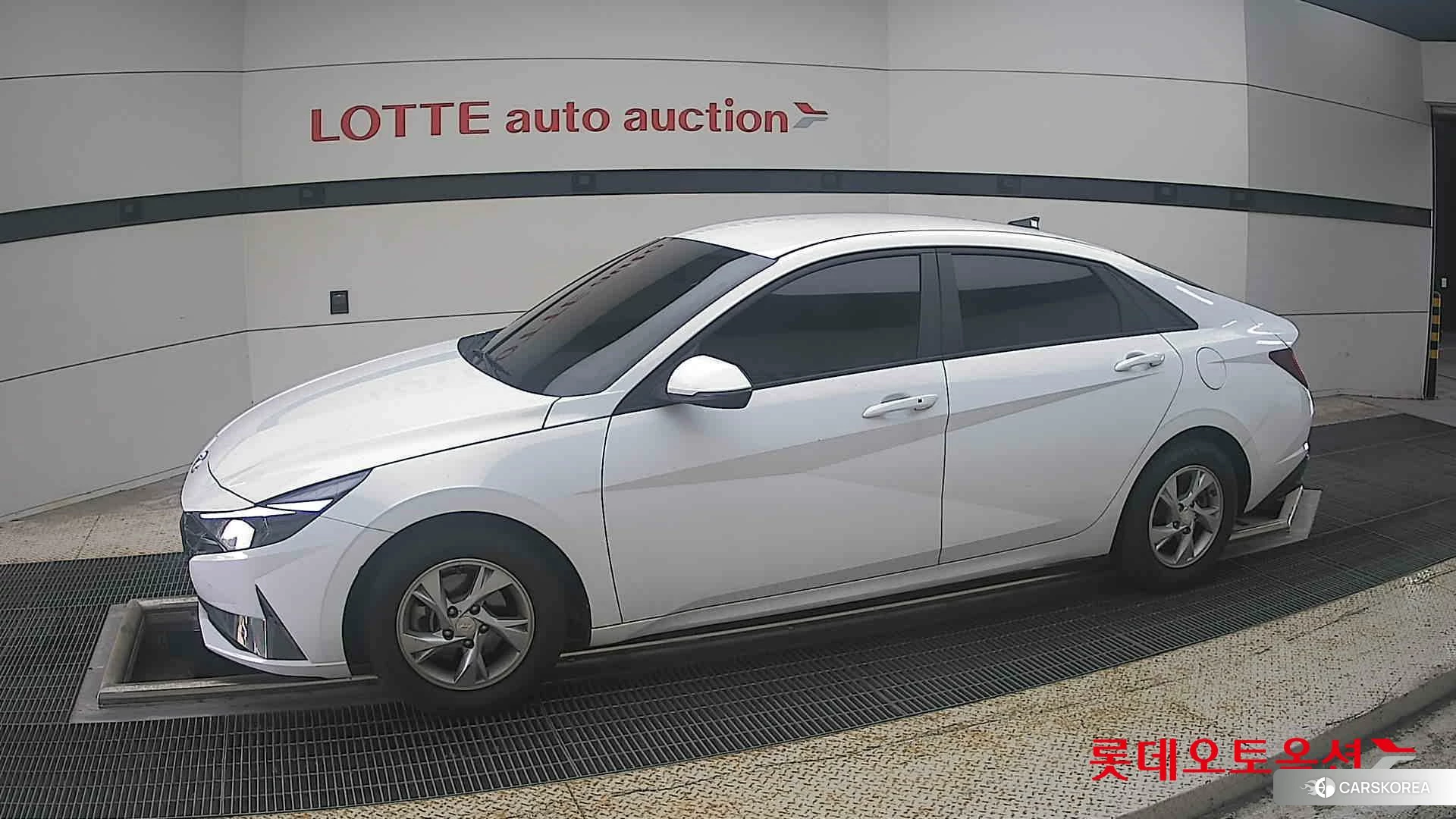Hyundai Avante 2021 Polar White из Кореи, фото 3