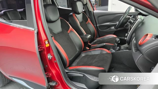 Renault Korea (Samsung) Clio 2019 Красный из Кореи, фото 3
