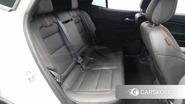 Chevrolet (GM Daewoo) Trax Crossover 2025 Жемчужный цвет из Кореи, фото 3