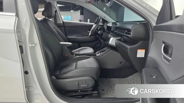 Hyundai Kona Hybrid (SX2) 2025 Серебристо-серый из Кореи, фото 3