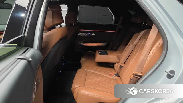 Genesis GV70 2026 Светло-серебряный цвет из Кореи, фото 3
