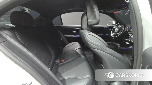 Mercedes-Benz C-Class W206 2022 Белый из Кореи, фото 3