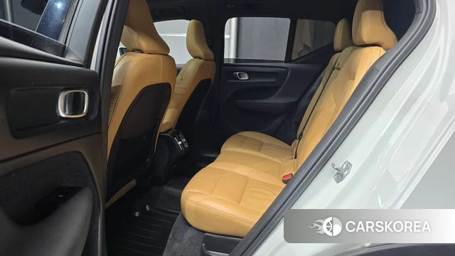 Volvo XC40 2021 Белый из Кореи, фото 3