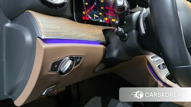 Mercedes-Benz E-Class W213 2021 Белый из Кореи, фото 3