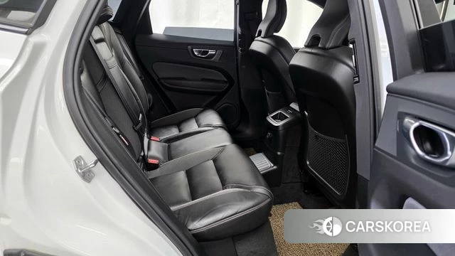 Volvo XC60 second Generation 2021 Белый из Кореи, фото 3