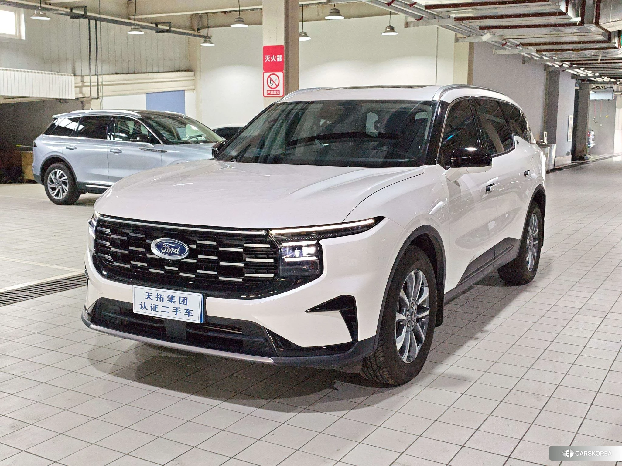 Ford Edge 2024 Белый из Китая, фото 3