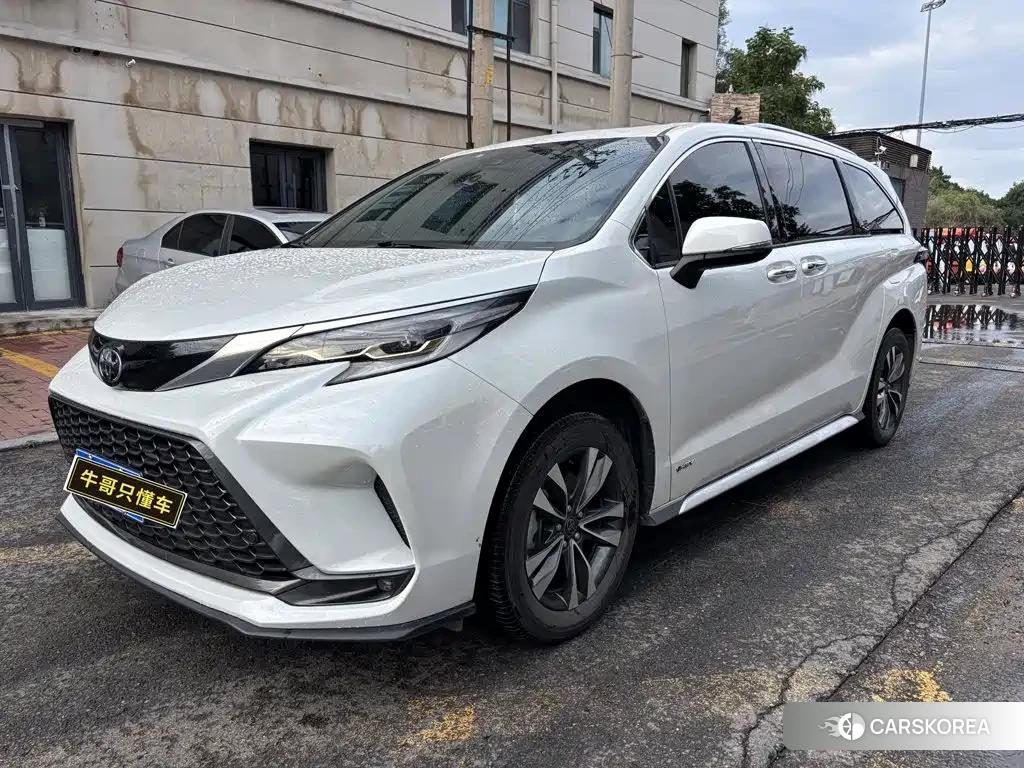 Toyota Granvia 2024 Белый из Китая, фото 3