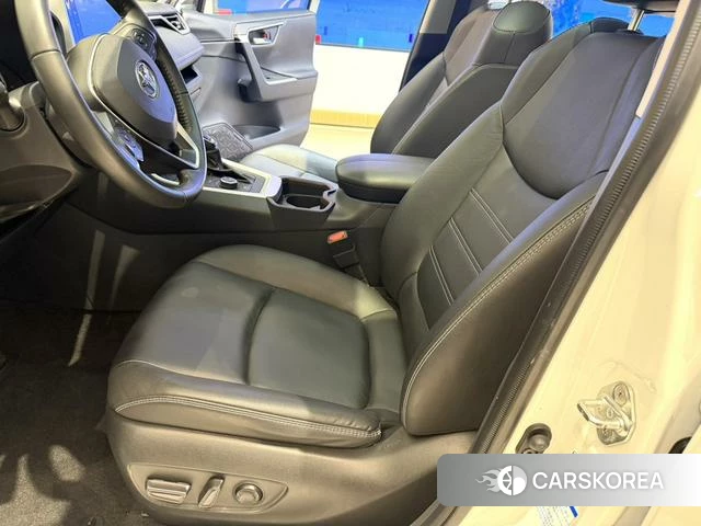 Toyota RAV4 2022 Белый из Китая, фото 3