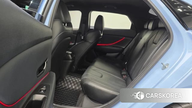 Hyundai Avante (CN7) 2022 Светло-серебряный цвет из Кореи, фото 3