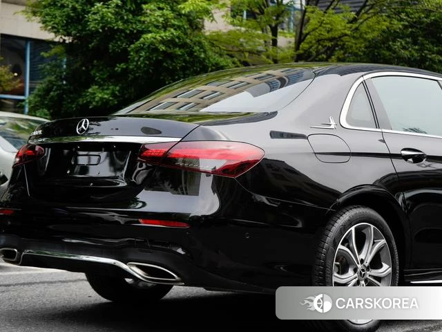 Mercedes-Benz E-Class 2023 Черный из Китая, фото 3
