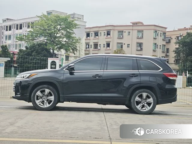 Toyota Highlander 2021 Черный из Китая, фото 3