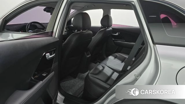 Kia Niro 2018 Серебряный из Кореи, фото 3
