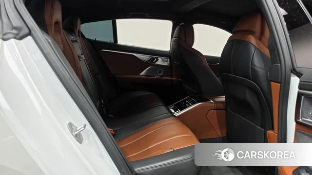 BMW 8 Series (G15) 2023 Белый из Кореи, фото 3